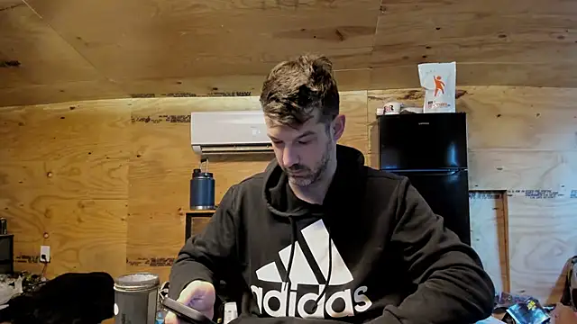 Snapshot of Kenny_Kyle chatting on December 2025 02:52:01 PM Kenny Kyle online show from December 2025 02:52:01 PM