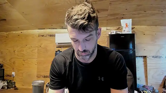 Snapshot of Kenny_Kyle chatting on December 2025 03:10:02 PM Kenny Kyle online show from December 2025 03:10:02 PM