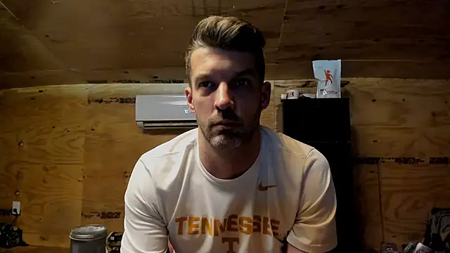 Snapshot of Kenny_Kyle chatting on November 2025 01:04:02 AM Kenny Kyle online show from November 2025 01:04:02 AM