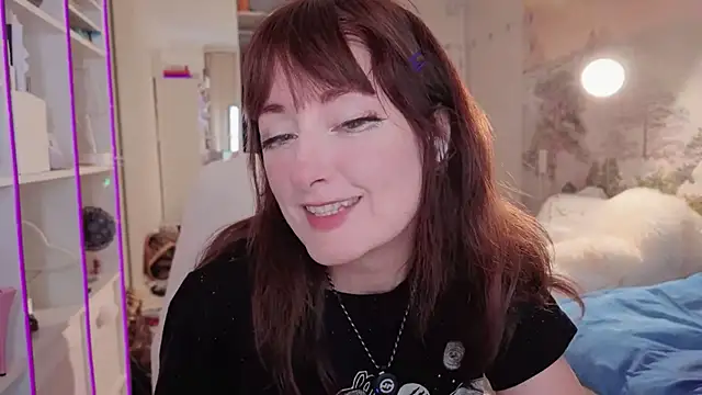 Snapshot of Cissy_Glitter chatting on June 2026 07:34:02 PM Cissy Glitter online show from June 2026 07:34:02 PM