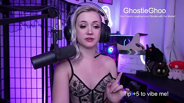 Snapshot of GhostieGhoo chatting on May 2026 11:57:01 PM GhostieGhoo online show from May 2026 11:57:01 PM