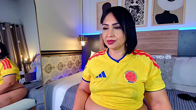 Madissononee online show from June 2026 02:06:01 AM