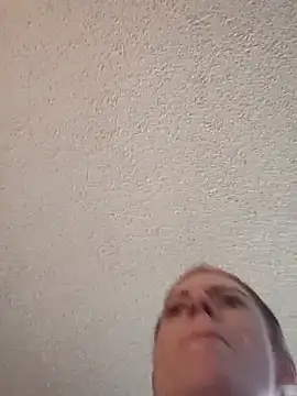 khloebanques online show from April 2026 07:44:01 PM