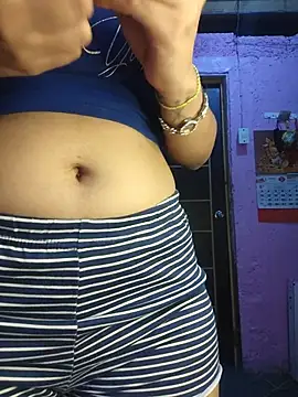 Snapshot of SexyFriends_ chatting on May 2026 01:27:01 AM SexyFriends online show from May 2026 01:27:01 AM