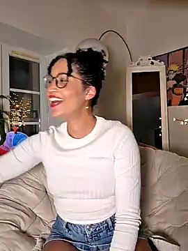 Snapshot of Lauyako chatting on October 2025 10:21:02 PM Lauyako online show from October 2025 10:21:02 PM