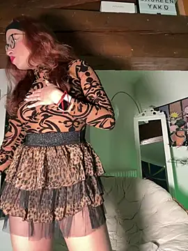 Snapshot of Lauyako chatting on October 2025 11:36:01 PM Lauyako online show from October 2025 11:36:01 PM