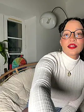 Snapshot of Lauyako chatting on October 2025 06:20:02 PM Lauyako online show from October 2025 06:20:02 PM