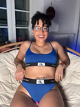 Snapshot of Lauyako chatting on February 2026 11:27:02 PM Lauyako online show from February 2026 11:27:02 PM