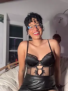 Snapshot of Lauyako chatting on February 2026 09:03:01 PM Lauyako online show from February 2026 09:03:01 PM