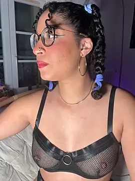 Lauyako online show from April 2026 03:17:01 PM