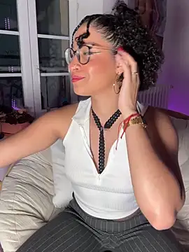 Lauyako online show from May 2026 08:06:02 PM