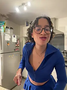 Snapshot of Lauyako chatting on February 2025 01:52:02 AM Lauyako online show from February 2025 01:52:02 AM