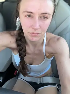 lunagirl13 online show from April 2026 07:31:02 PM