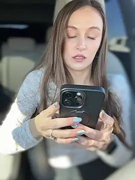 Snapshot of lunagirl13 chatting on January 2026 07:10:02 PM lunagirl13 online show from January 2026 07:10:02 PM