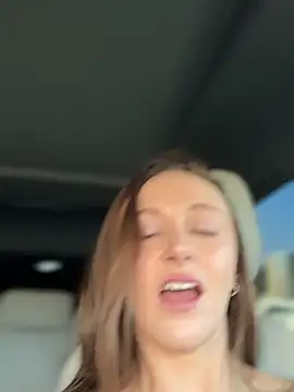 Snapshot of lunagirl13 chatting on February 2026 10:39:02 PM lunagirl13 online show from February 2026 10:39:02 PM