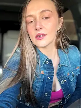 Snapshot of lunagirl13 chatting on October 2025 08:21:01 PM lunagirl13 online show from October 2025 08:21:01 PM