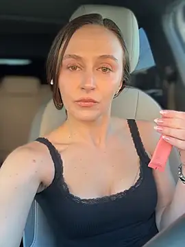 Snapshot of lunagirl13 chatting on February 2026 11:00:02 PM lunagirl13 online show from February 2026 11:00:02 PM