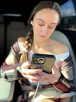 Snapshot of lunagirl13 chatting on November 2025 08:42:01 PM lunagirl13 online show from November 2025 08:42:01 PM