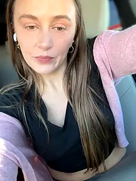 Snapshot of lunagirl13 chatting on November 2025 08:47:02 PM lunagirl13 online show from November 2025 08:47:02 PM