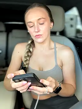 Snapshot of lunagirl13 chatting on October 2025 09:16:01 PM lunagirl13 online show from October 2025 09:16:01 PM