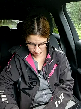 Snapshot of Geile-Luna chatting on June 2026 04:38:02 PM Geile-Luna online show from June 2026 04:38:02 PM
