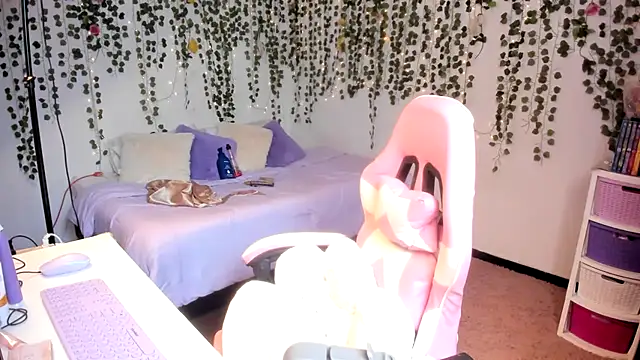 violeta milleer online show from October 2025 04:52:02 PM