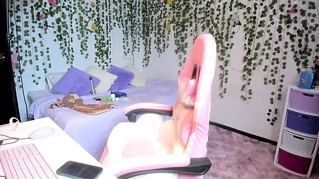 violeta milleer online show from November 2025 04:44:01 PM