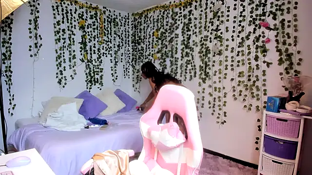 violeta milleer online show from December 2025 05:48:01 PM