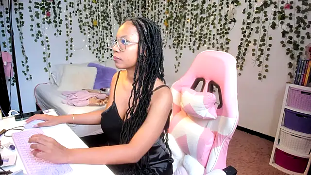 violeta milleer online show from October 2025 03:47:02 PM