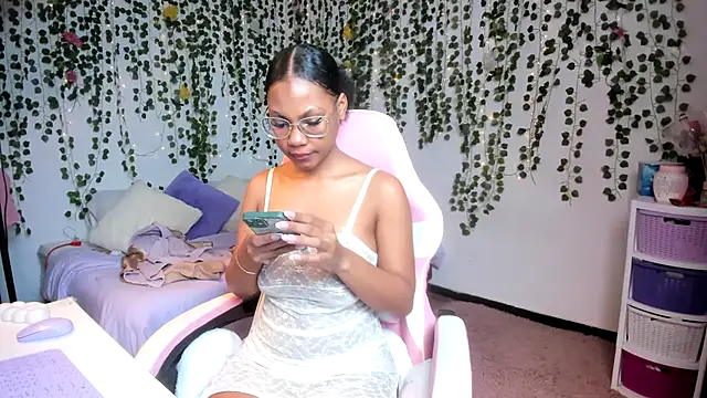violeta milleer online show from September 2025 03:02:01 PM