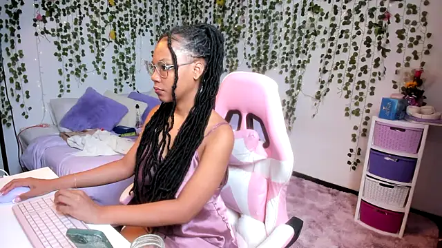 violeta milleer online show from November 2025 05:13:02 PM