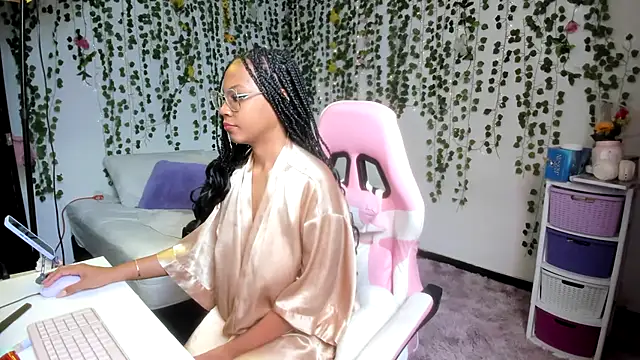 violeta milleer online show from February 2026 06:06:01 PM