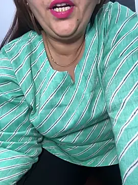 Snapshot of Preet_Kaur_69 chatting on February 2025 03:26:01 PM Preet Kaur 69 online show from February 2025 03:26:01 PM