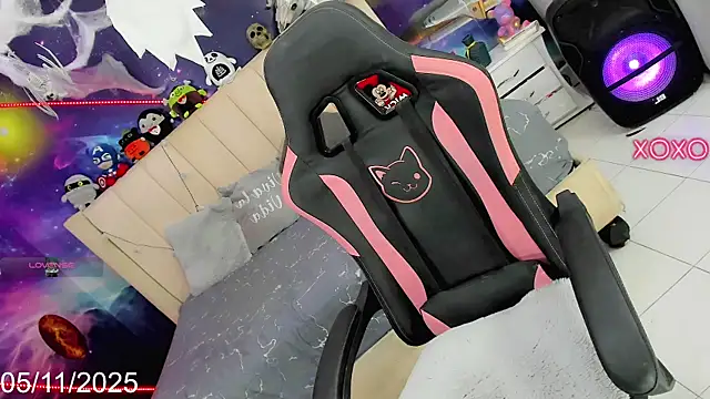 Nella Dolls online show from November 2025 05:00:01 AM