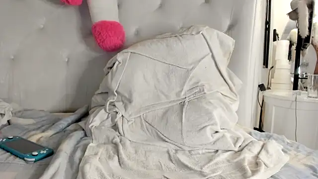 Burlesque XlX online show from September 2025 05:18:02 AM