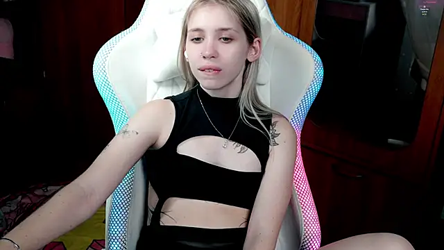 ho1yho1e online show from November 2025 05:50:02 PM