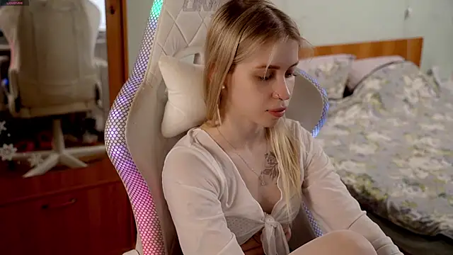 Snapshot of ho1yho1e chatting on February 2026 06:16:01 PM ho1yho1e online show from February 2026 06:16:01 PM