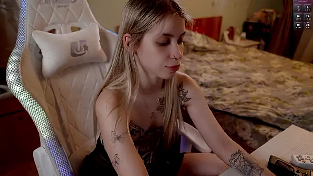 Snapshot of ho1yho1e chatting on January 2026 06:45:01 PM ho1yho1e online show from January 2026 06:45:01 PM