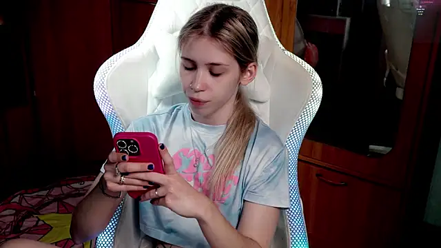 ho1yho1e online show from November 2025 06:24:02 PM