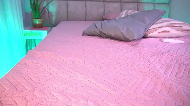 katy rioss online show from February 2026 12:05:02 PM