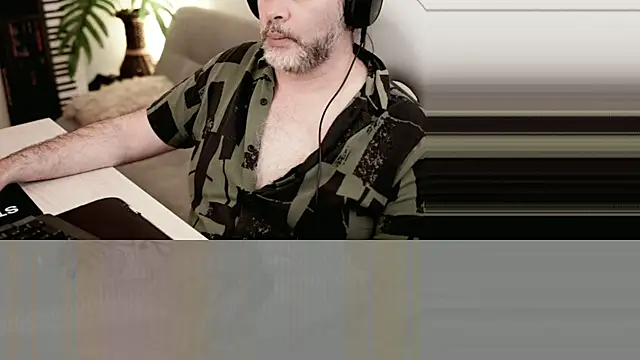 Snapshot of Sanders_White chatting on January 2025 04:30:01 PM Sanders White online show from January 2025 04:30:01 PM