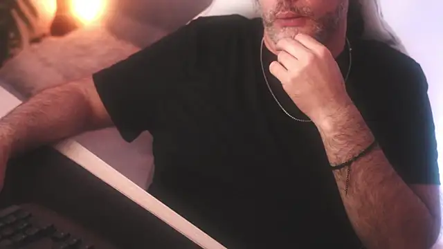 Snapshot of Sanders_White chatting on March 2025 06:31:01 AM Sanders White online show from March 2025 06:31:01 AM