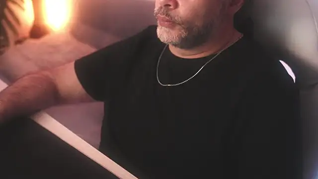 Snapshot of Sanders_White chatting on March 2025 09:34:02 AM Sanders White online show from March 2025 09:34:02 AM