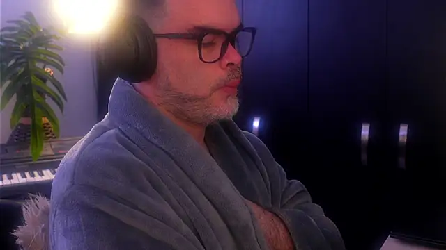 Snapshot of Sanders_White chatting on September 2025 01:44:02 PM Sanders White online show from September 2025 01:44:02 PM