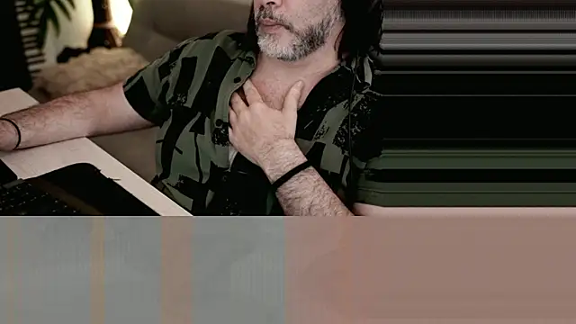 Snapshot of Sanders_White chatting on January 2025 06:20:02 PM Sanders White online show from January 2025 06:20:02 PM