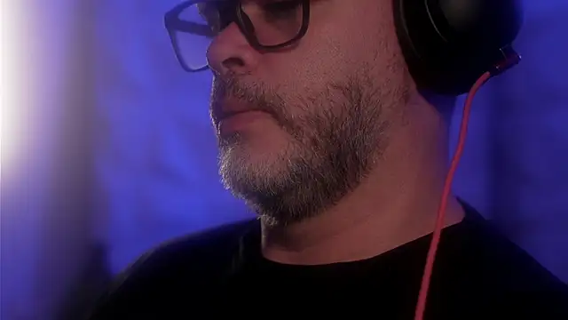 Snapshot of Sanders_White chatting on October 2025 03:27:02 AM Sanders White online show from October 2025 03:27:02 AM