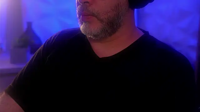 Snapshot of Sanders_White chatting on October 2025 04:24:02 AM Sanders White online show from October 2025 04:24:02 AM