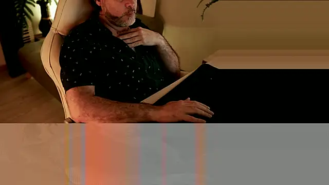 Snapshot of Sanders_White chatting on December 2024 03:10:02 AM Sanders White online show from December 2024 03:10:02 AM