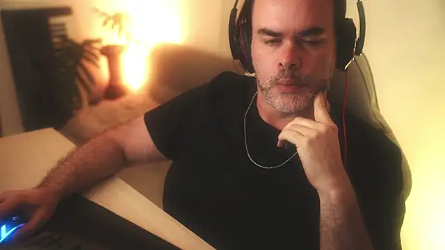 Snapshot of Sanders_White chatting on March 2025 04:06:01 AM Sanders White online show from March 2025 04:06:01 AM