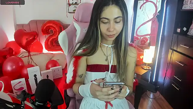 Snapshot of lilly_sweett chatting on December 2024 07:02:02 AM lilly sweett online show from December 2024 07:02:02 AM